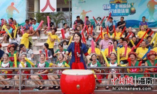 第73分钟，阿兹蒙禁区左侧得球后小角度挑射，球被出击的门将封堵，边裁举旗示意阿兹蒙越位在先！